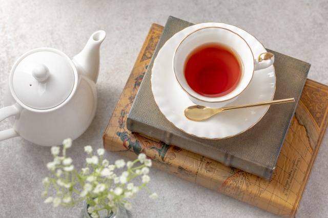 black tea book-stack-teacup
