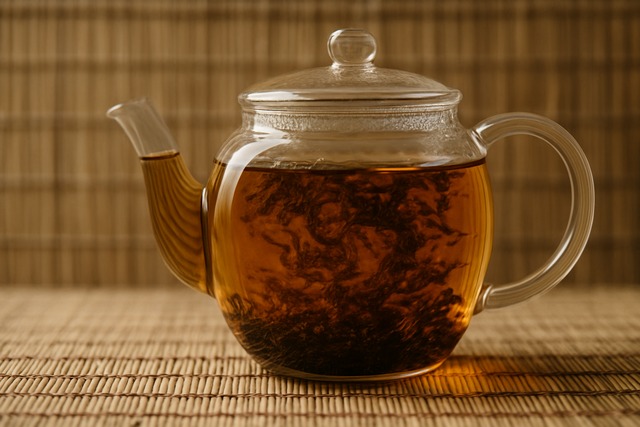 glass-black tea pot-brew