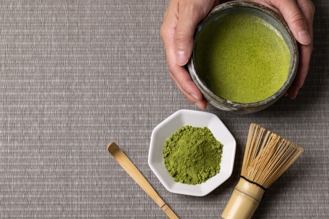 matcha-set-overhead
